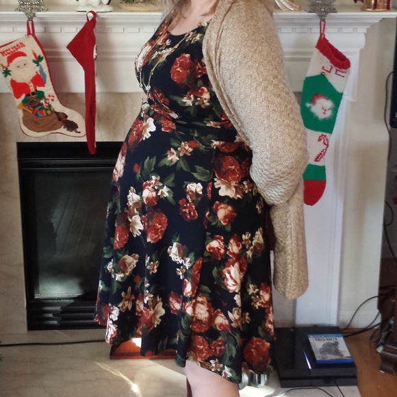 {Gilli} Beautiful, Versatile Dress - Maternity or Not! - Picture 6 of 6